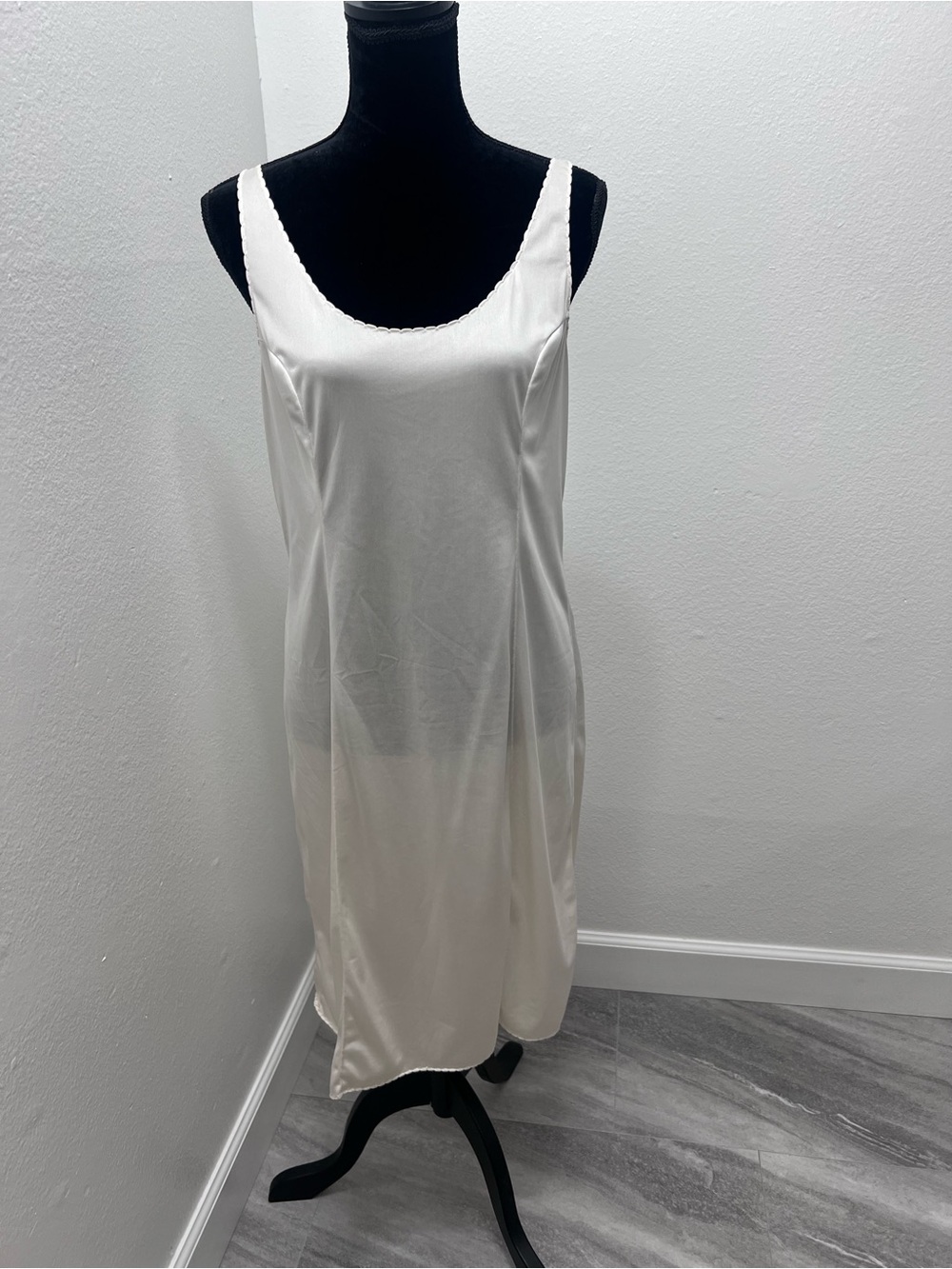 Vintage Vanity Fair Full Slip Nylon Size 38 Ivory